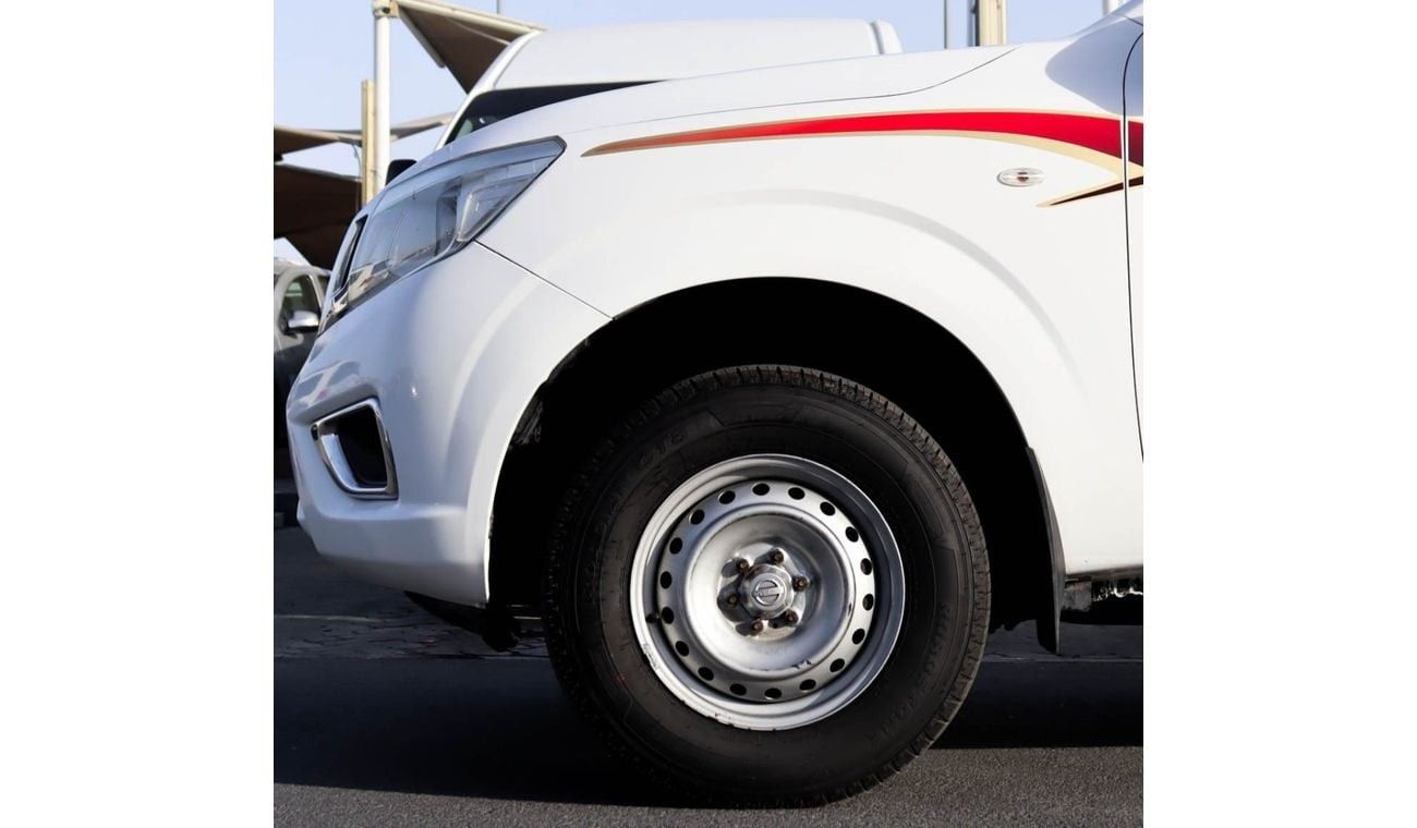 Nissan Navara Std 2.5L 4WD A/T Nissan Navara 4WD 2019 GCC Original Paint accident-free in excellent condition 1175