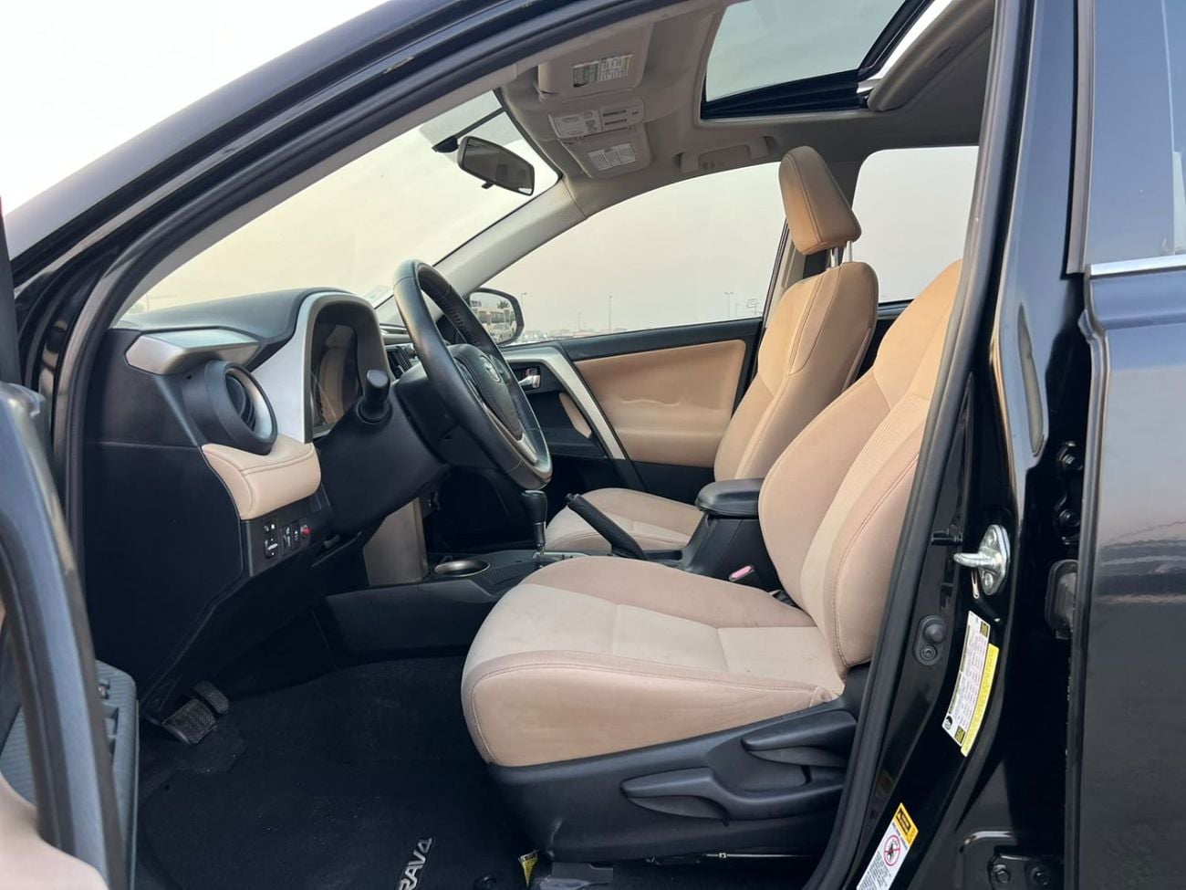 Toyota RAV4  2014 Toyota Rav4 XLE Full Option 2.5L V6 - Sunroof  Rear Camera - Rims