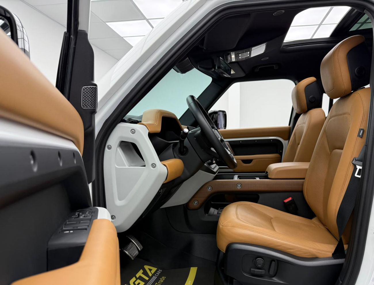 Land Rover Defender P400 110 HSE 3.0L (5 Seater) 2024 Land Rover Defender 110 HSE, 2029 LR Warranty, Full LR Service His