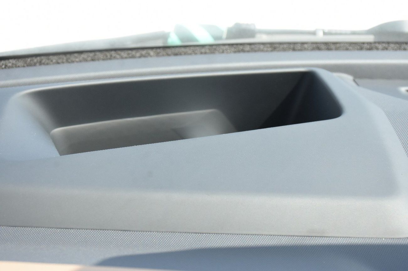 لاند روفر ديفندر P400 110 S 3.0L (7 Seater)