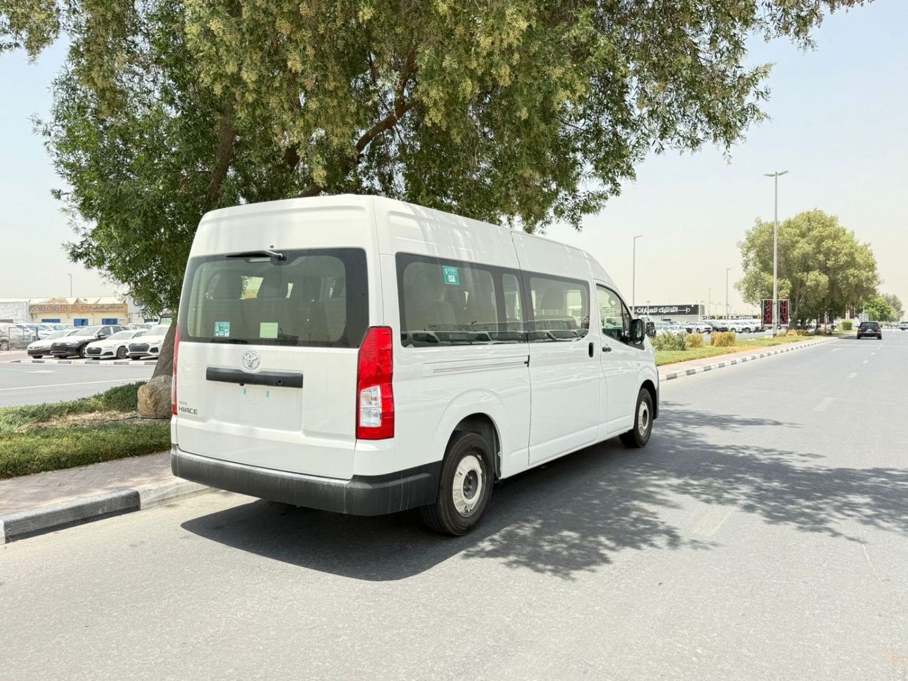 Toyota Hiace GL -High Roof Commuter 3.5L A/T