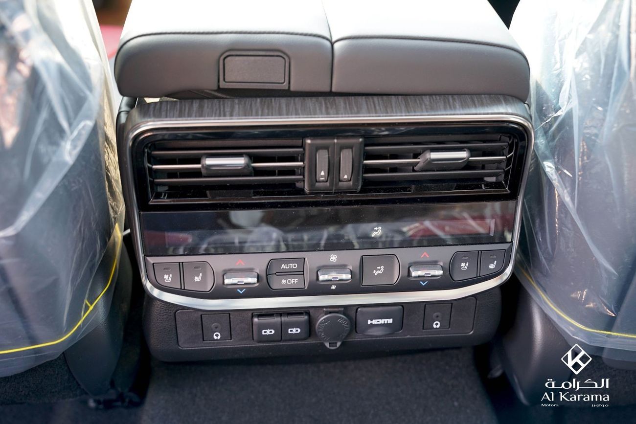 Toyota Land Cruiser 3.3L | VXR | Diesel | Full Option | GCC  | Rear TV Screen