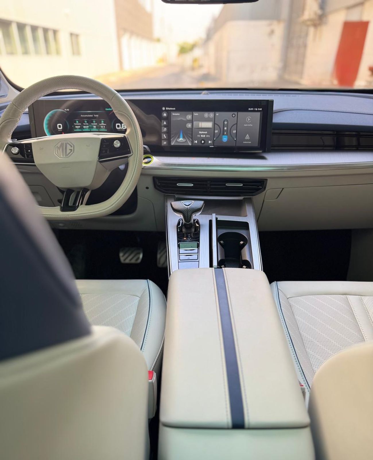 أم جي وھیل Luxury