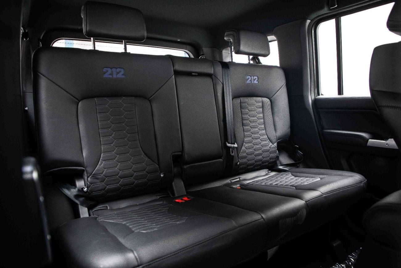 باو 212 T01 ADVENTURER 2.0L - GREEN INSIDE BLACK | EXPORT ONLY