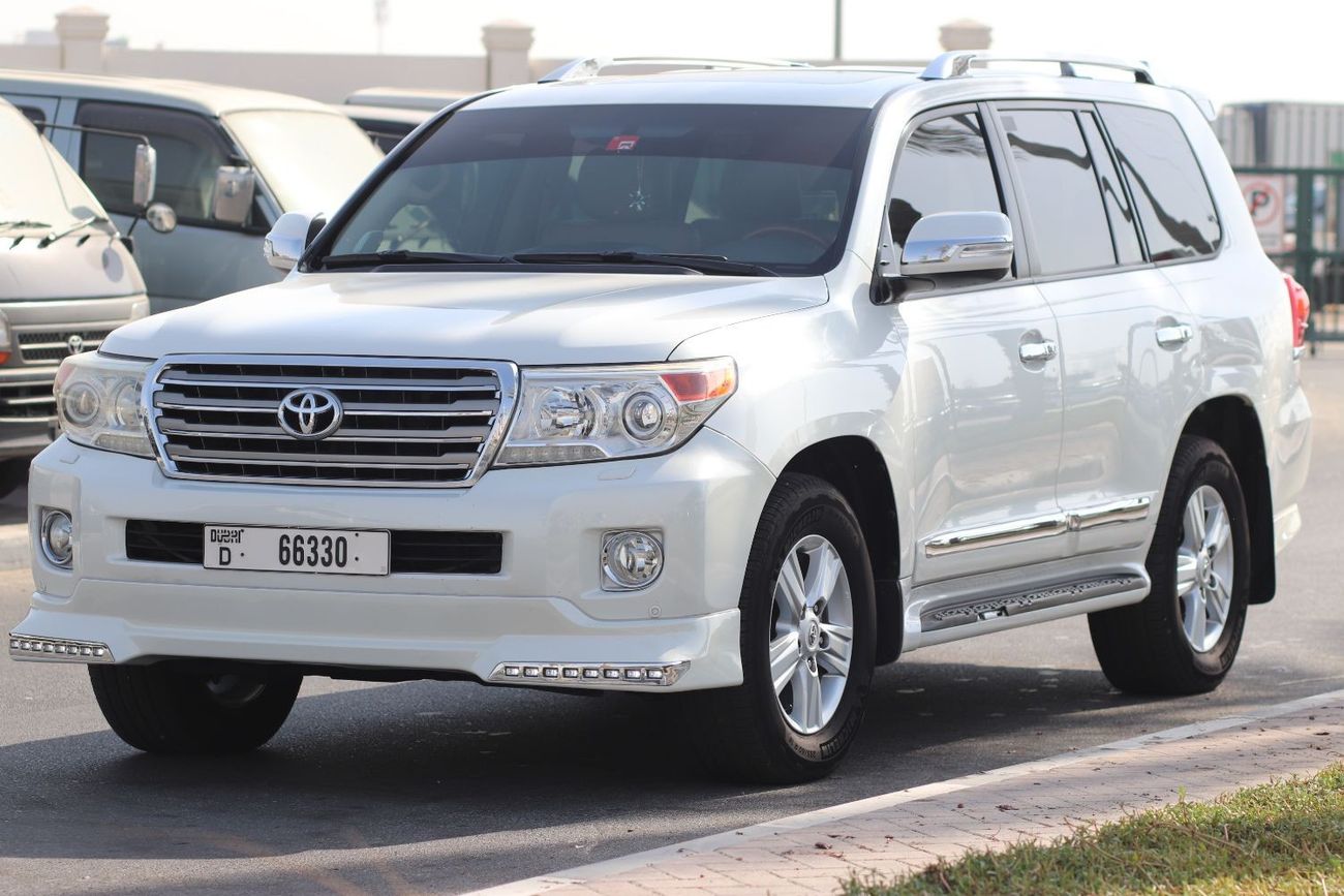 Toyota Land Cruiser VXR LEATHER SEAT, ELECTRIC SEAT, SUNROOF, MONITOR, MODEL 2015