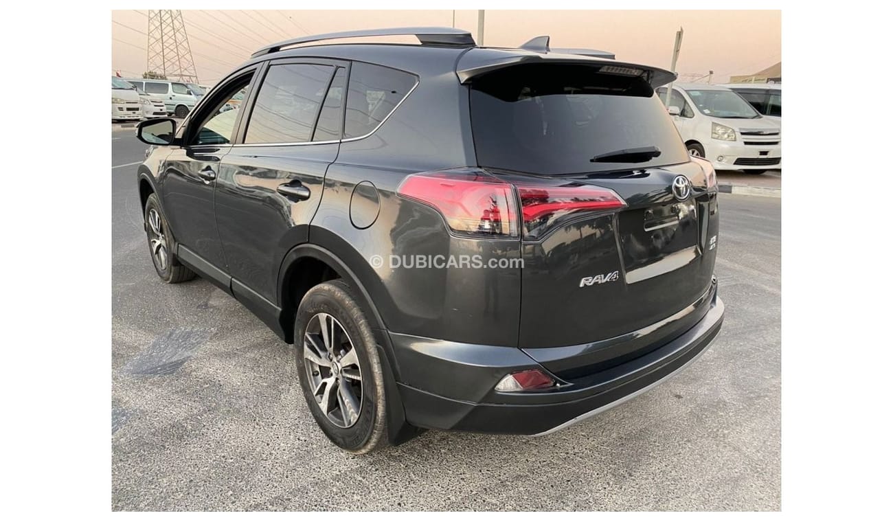 Toyota RAV4 2018 TOYOTA RAV4 XLE / AWD / FULL OPTION