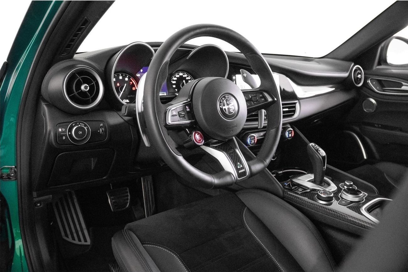 Alfa Romeo Giulia Quadrifoglio / 5 Year Alfa Romeo Warranty and Service