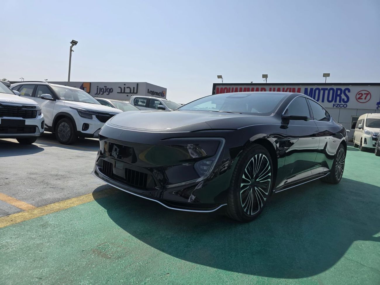 أفاتر 12 GT AWD