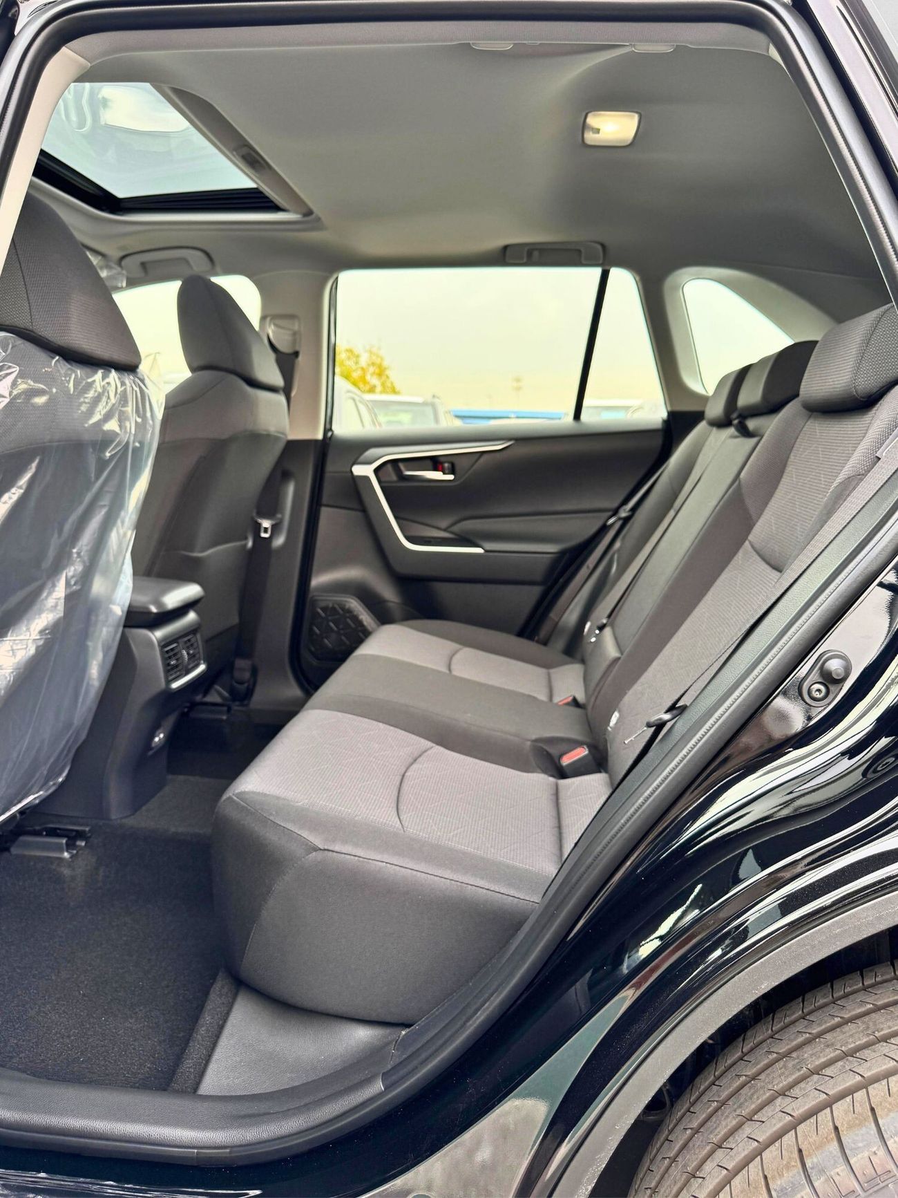 Toyota RAV4 EURO 6 / Full Option / 2.5L With Sunroof / 4WD CODE # RAVPH