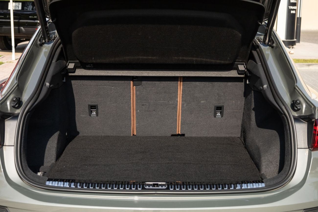 أودي Q3 40 TFSI quattro S Line 2.0L SUV Coupe