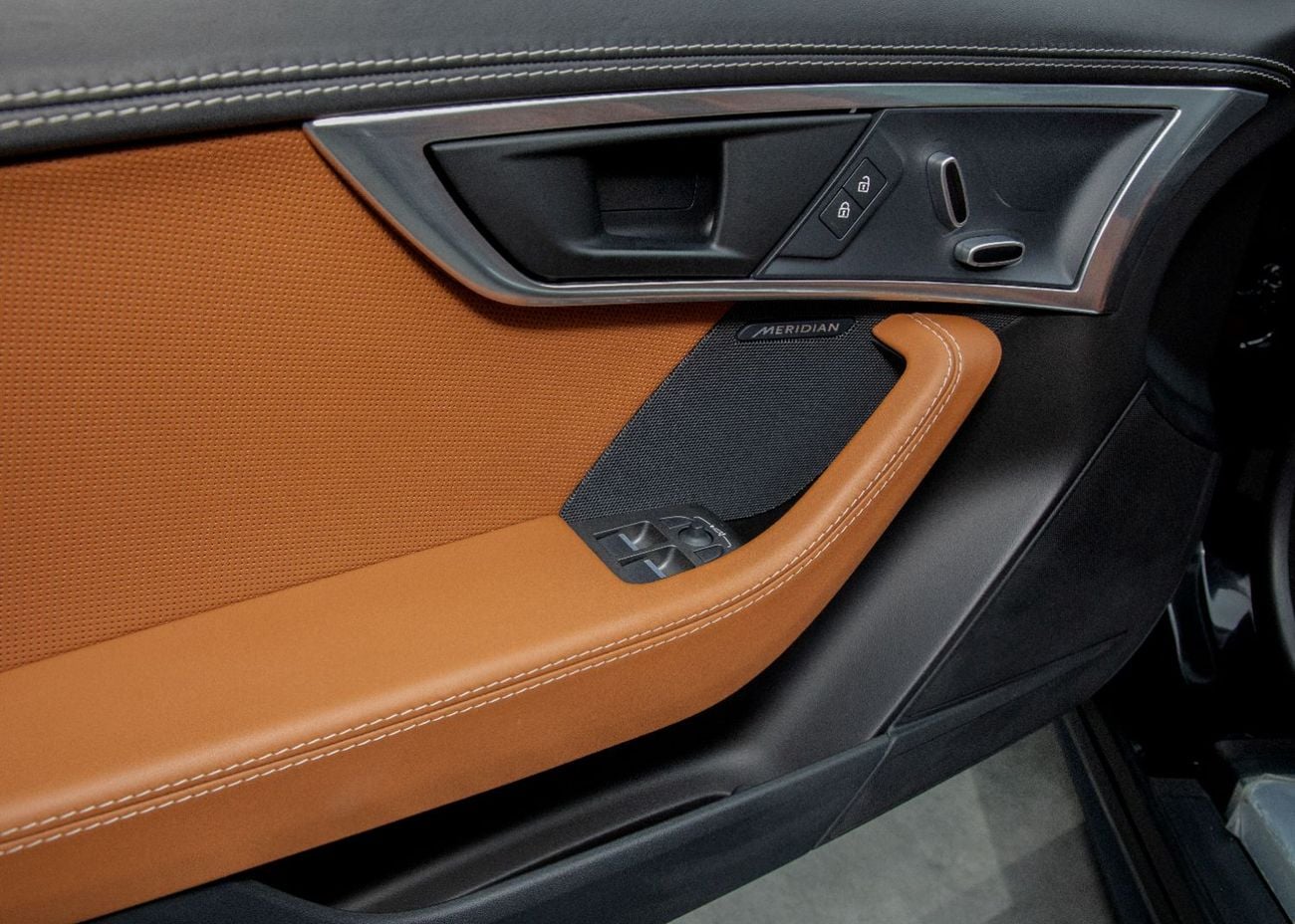جاكوار F Type R-Dynamic 3.0L (300 HP)
