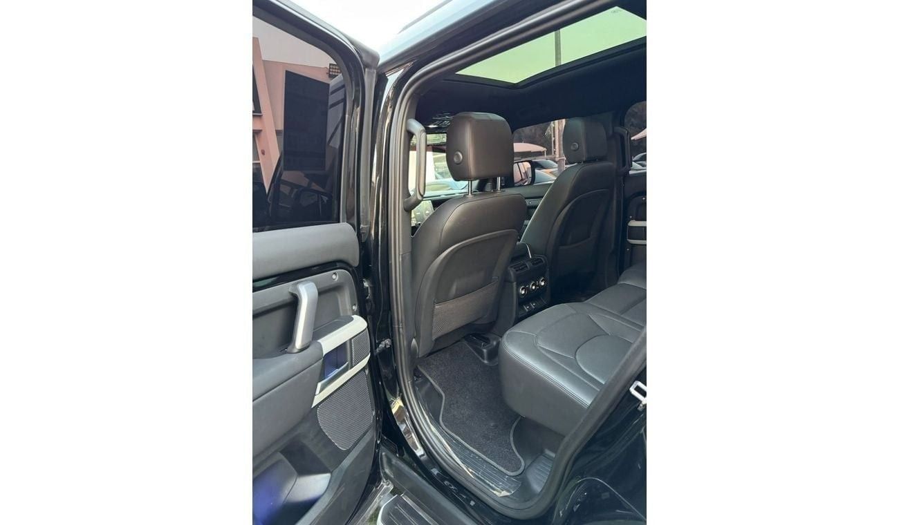 لاند روفر ديفندر LAND ROVER DEFENDER SE P400 GCC 2024 FULL OPTION ORIGINAL PAINT UNDER WARRANTY PERFECT CONDITION