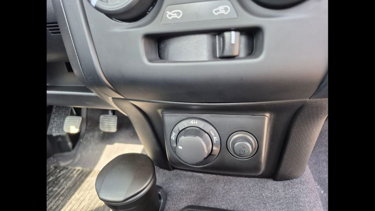 إيسوزو D ماكس 1.9L DIESEL SINGLE CAB 2025 GCC SPECS