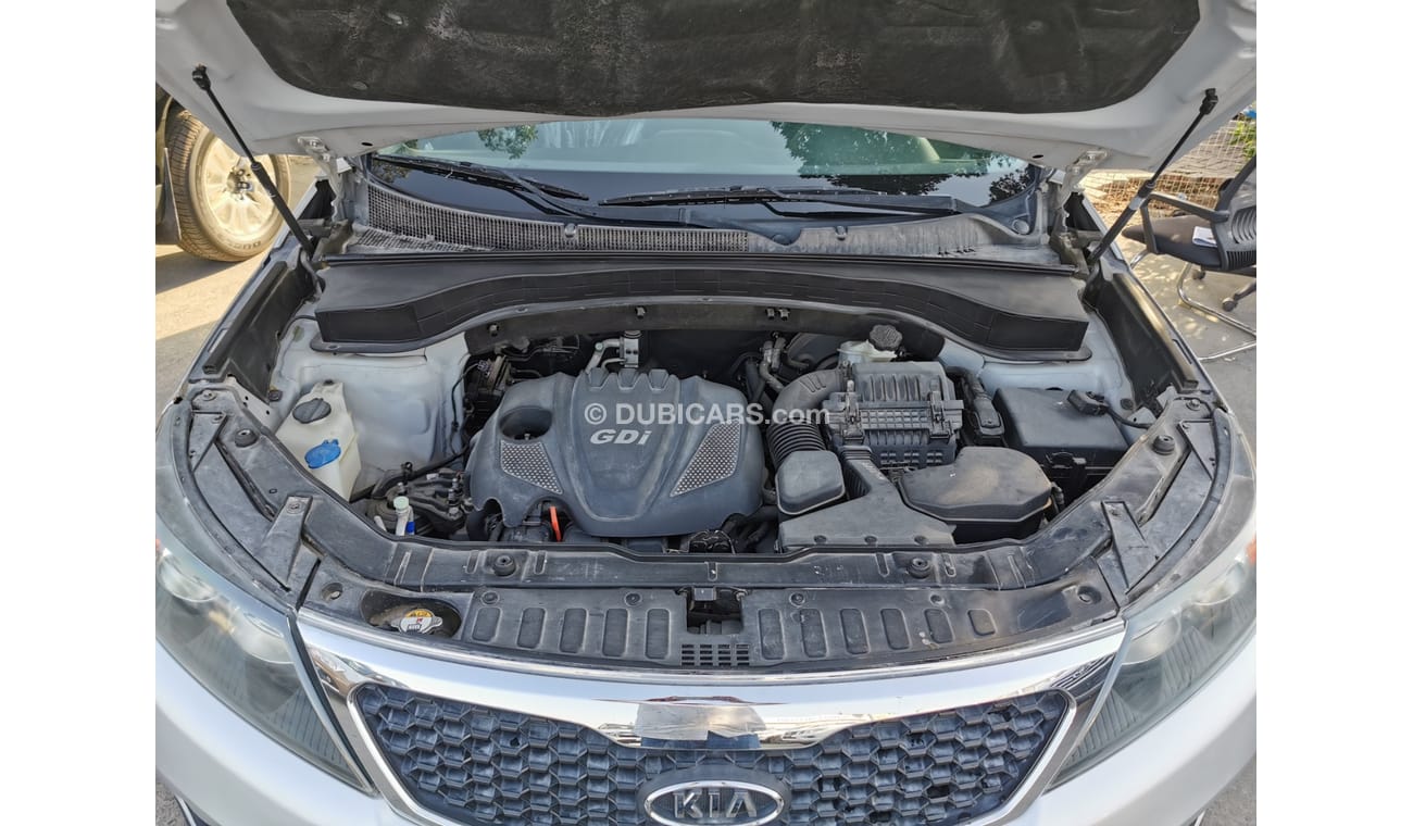 Kia Sorento LX, V4 / 2.4L / ECO MODE / LOW MILEAGE / 2WD (LOT # 82199)