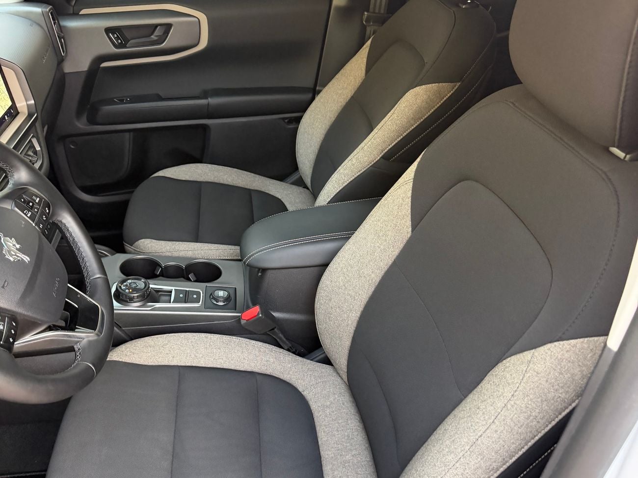 فورد برونكو سبورت 2025 4x4 in perfect condition, low mileage.