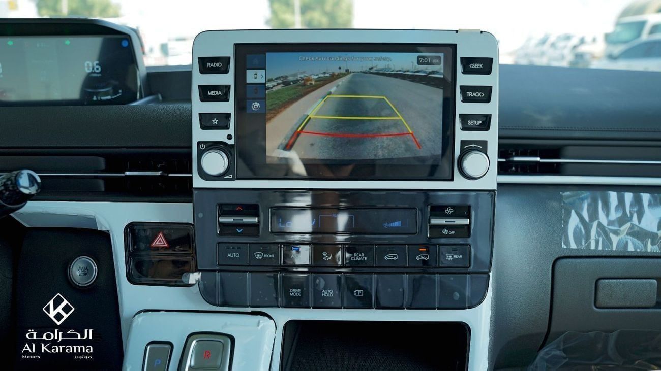 Hyundai Staria 3.5L Executive 9 Seater, Leather Interior, Push Start, Cruise Control, Remote Sliding & Rear Door Co