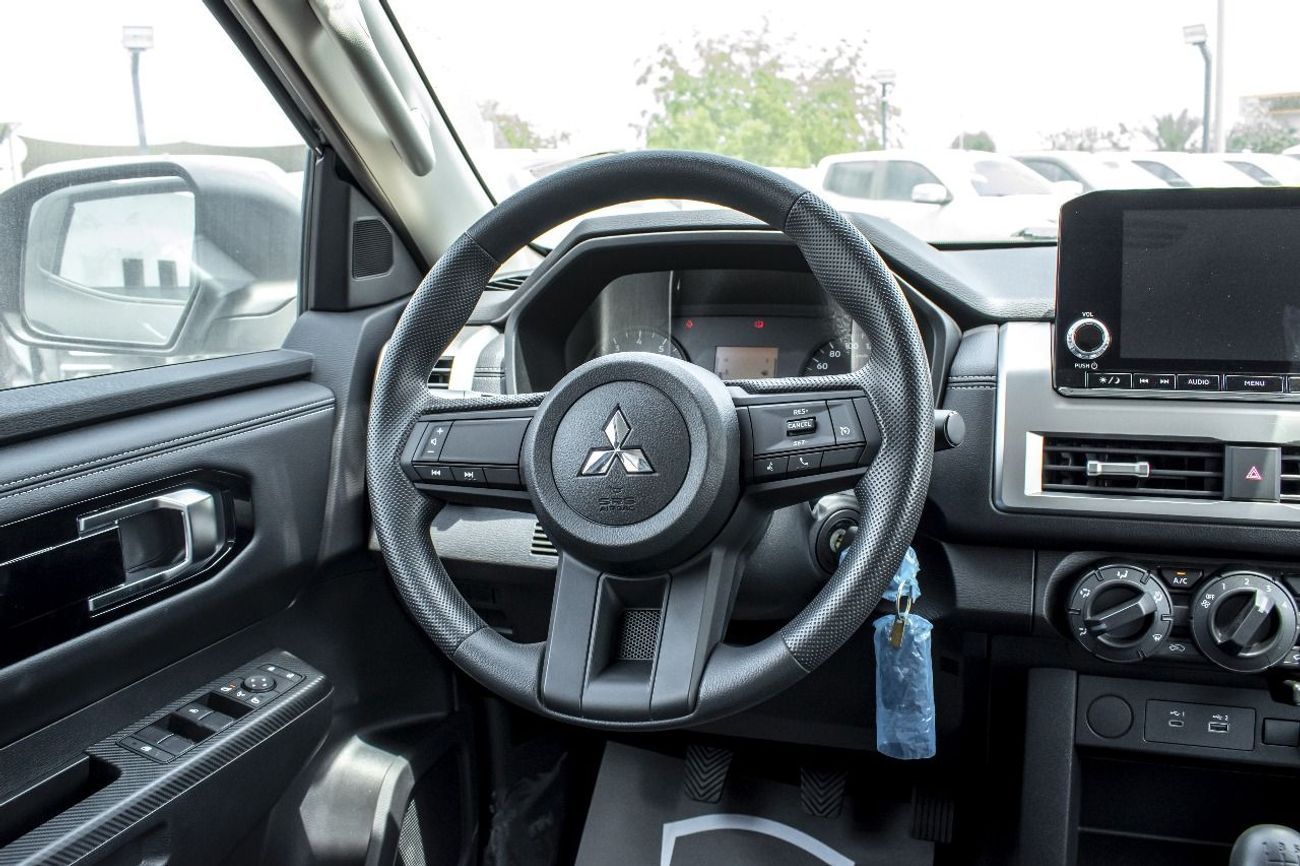 Mitsubishi L200 MITSUBISHI L200 PETROL GLX 2.4L 2025