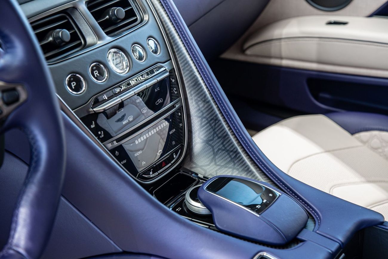 Aston Martin DBS Superleggera Aston Martin DBS Superleggara Arabesque Edition