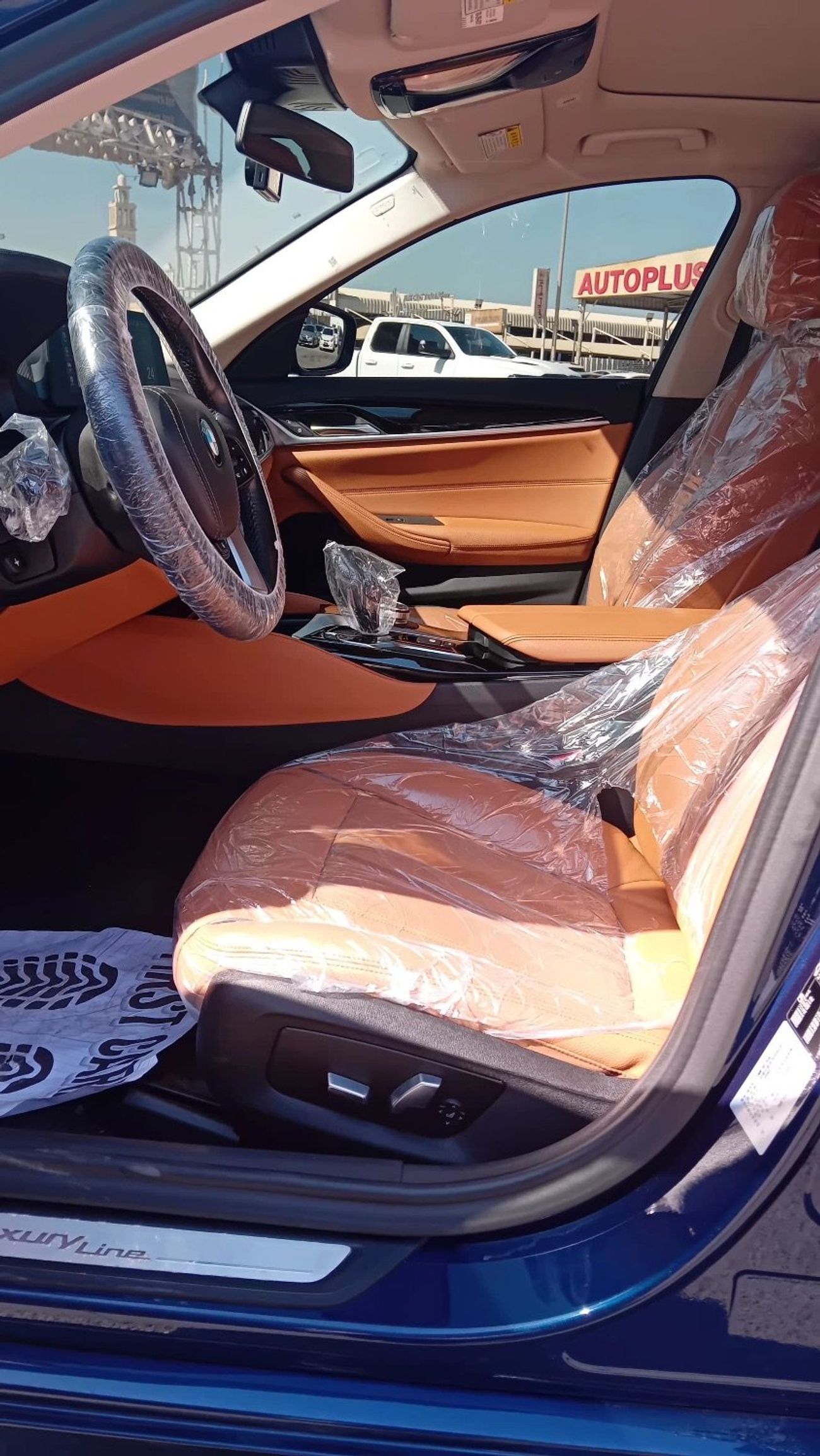 بي أم دبليو 520i Std 2.0L