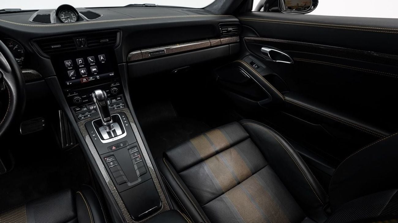 بورش 911 Turbo S Exclusive Series - 2018 - GCC Specs - Under Warranty