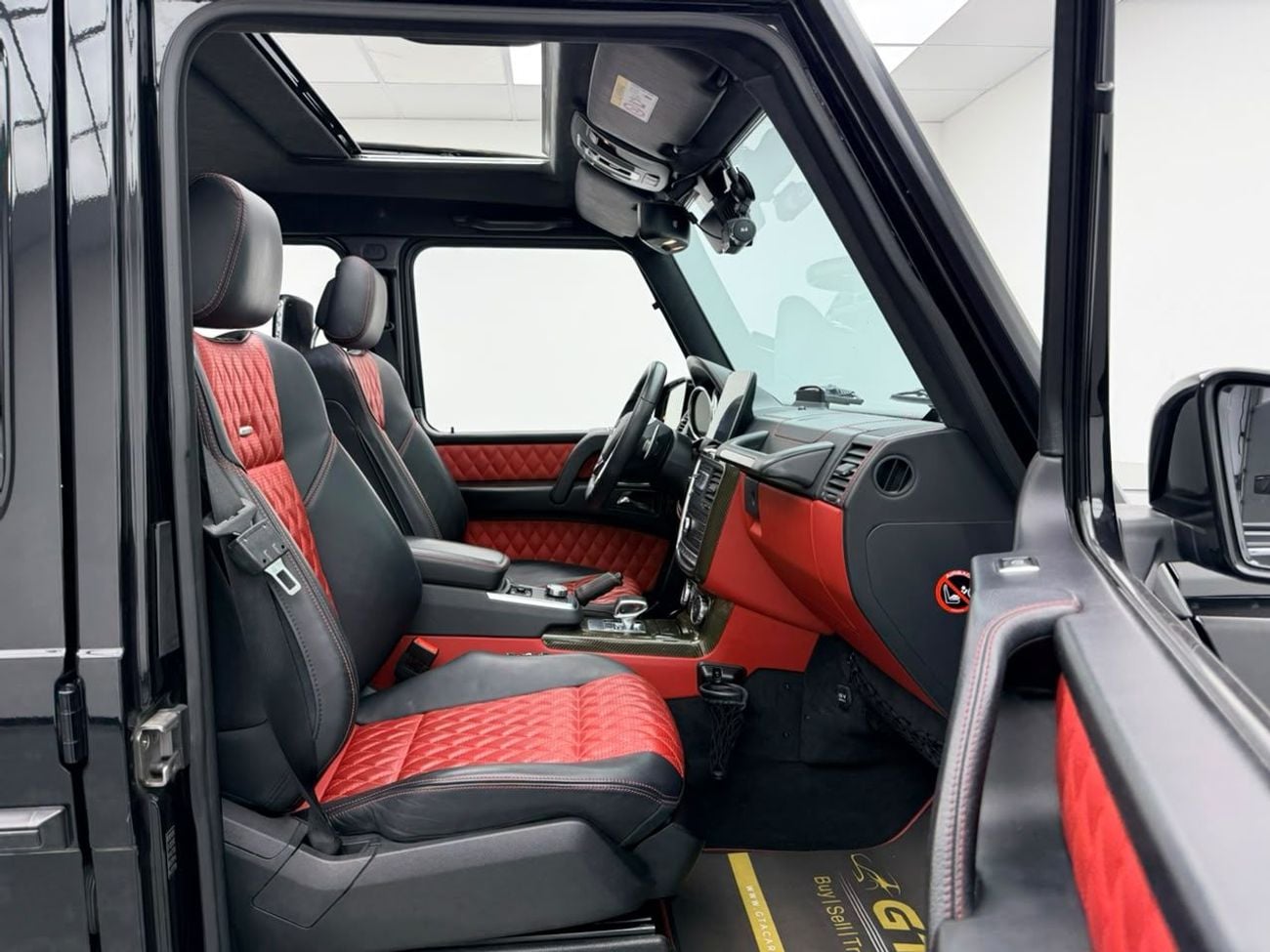 مرسيدس بنز G 63 AMG STANDARD مرسيدس بنز G63 AMG موديل 2017، سجل صيانة كامل، مقصورة داخلية من ألياف الكربون، حالة ممتازة، خليجية