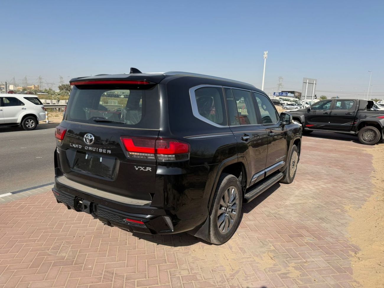 تويوتا لاند كروزر Toyota Land Cruiser VXR 3.5 2026 Full option Oman