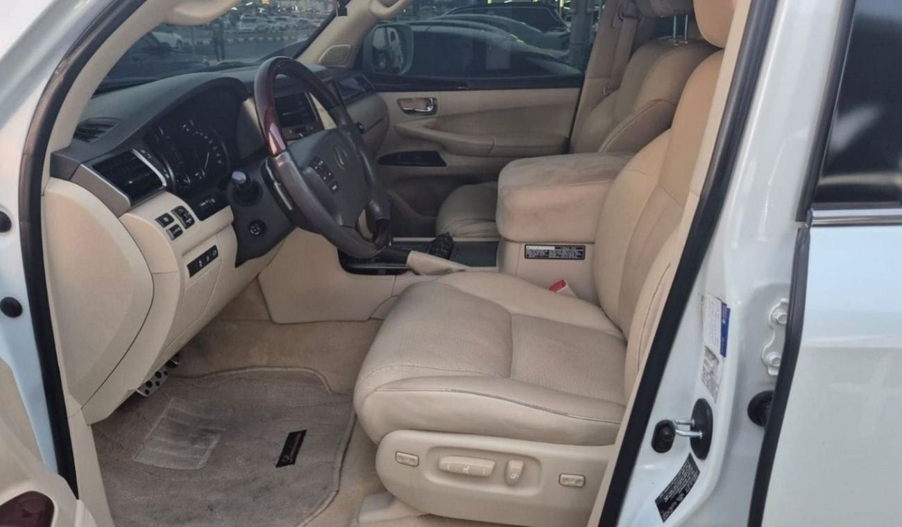 Lexus LX 570 2014 Lexus LX570 Sport Platinum (URJ201), 5dr SUV, 5.7L 8cyl Petrol, Automatic, All Wheel Drive. cle