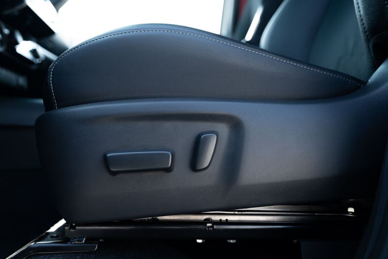 Toyota Hilux GR Sport 4.0L GR-S Rally 4.0L