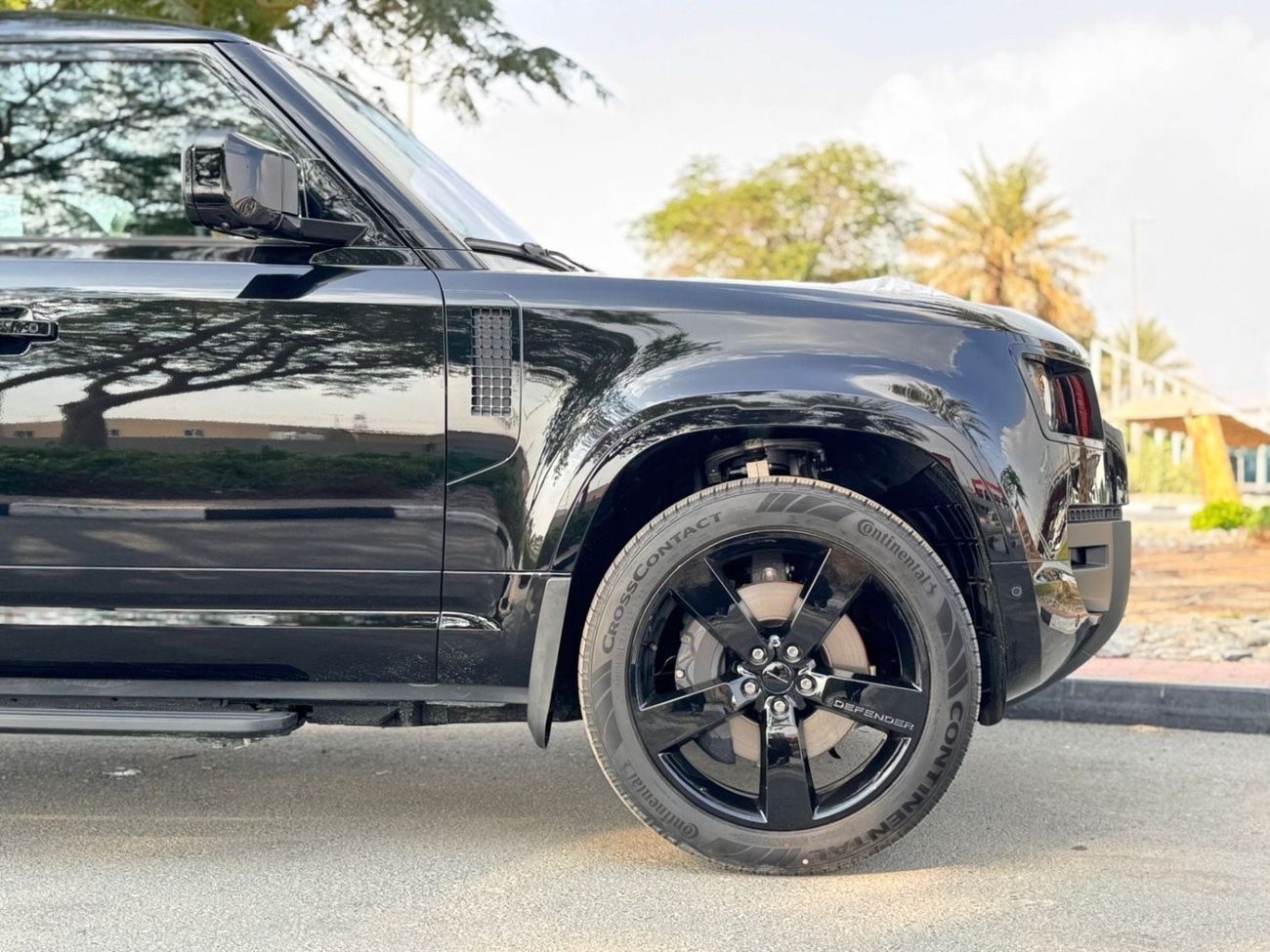 لاند روفر ديفندر  DEFENDER X DAYNAMIC HSE P 400