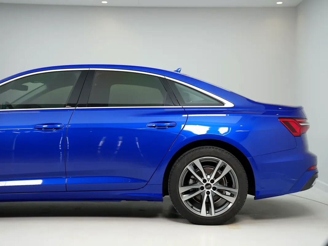 Audi A6 40 TFSI S-LINE GCC Specs Low Mileage S line