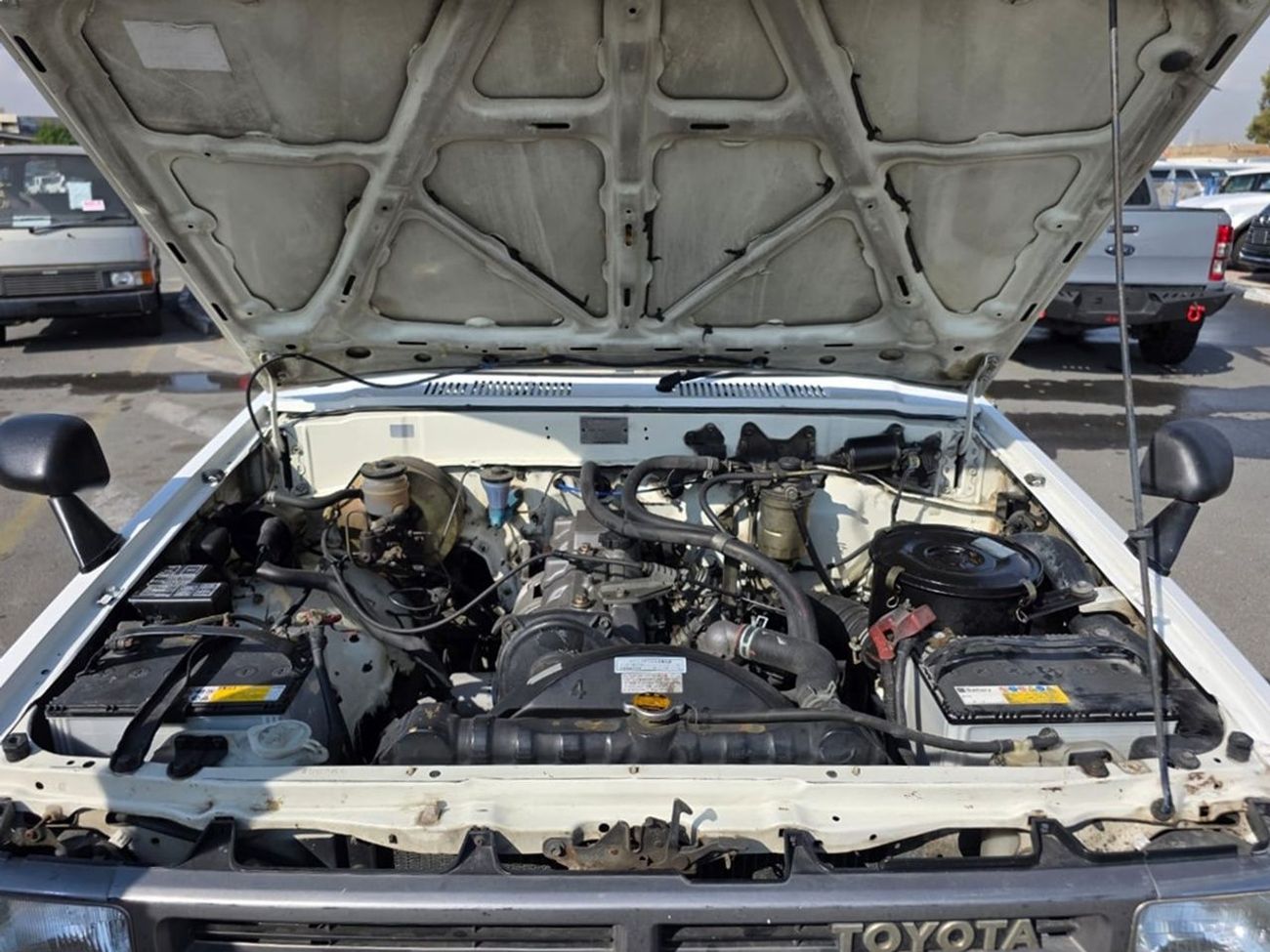 Toyota Hilux TOYOTA HILUX PICKUP RHD 1988 MODEL 2.4 L DIESEL MANUAL(PM76064)