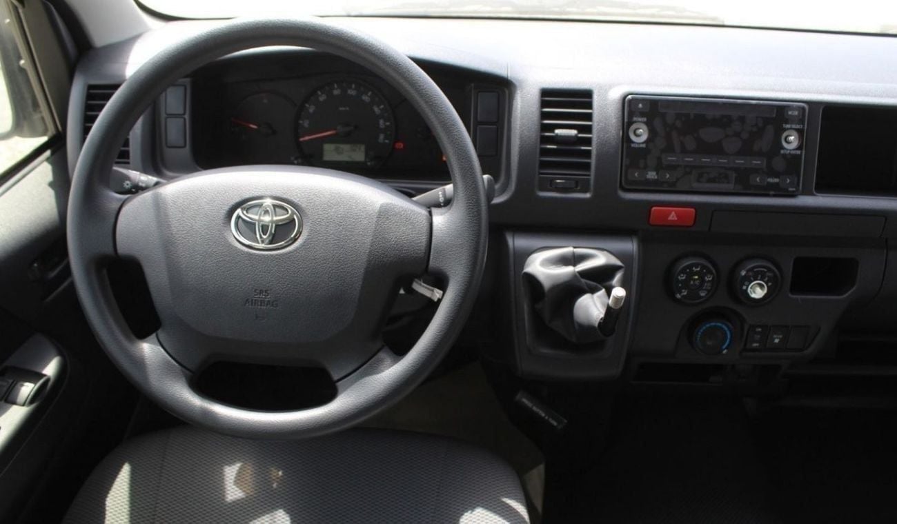 تويوتا هاياس DLS - STD ROOF HIACE 2.5L 15 SEATER AC H.ROOF