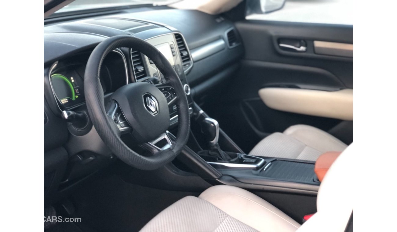 Renault Koleos MODEL 2017 GCC CAR PREFECT CONDITION INSIDE AND OUTSIDE