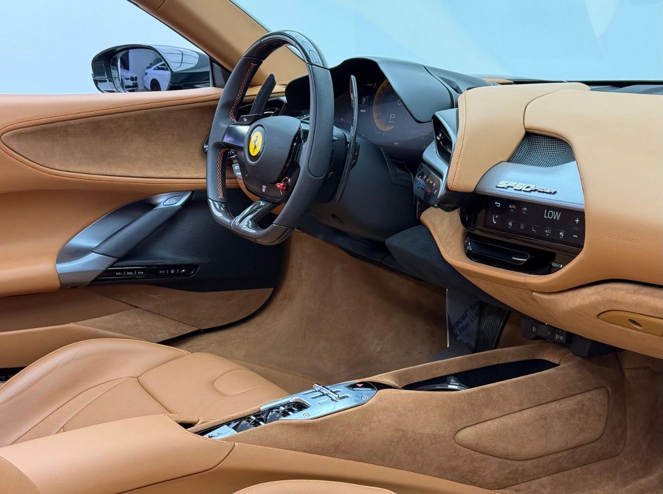 Ferrari SF90 Spider 2022 Ferrari SF90 Spider, Warranty, Very Low Km, Fully Loaded, Excellent Condition, European