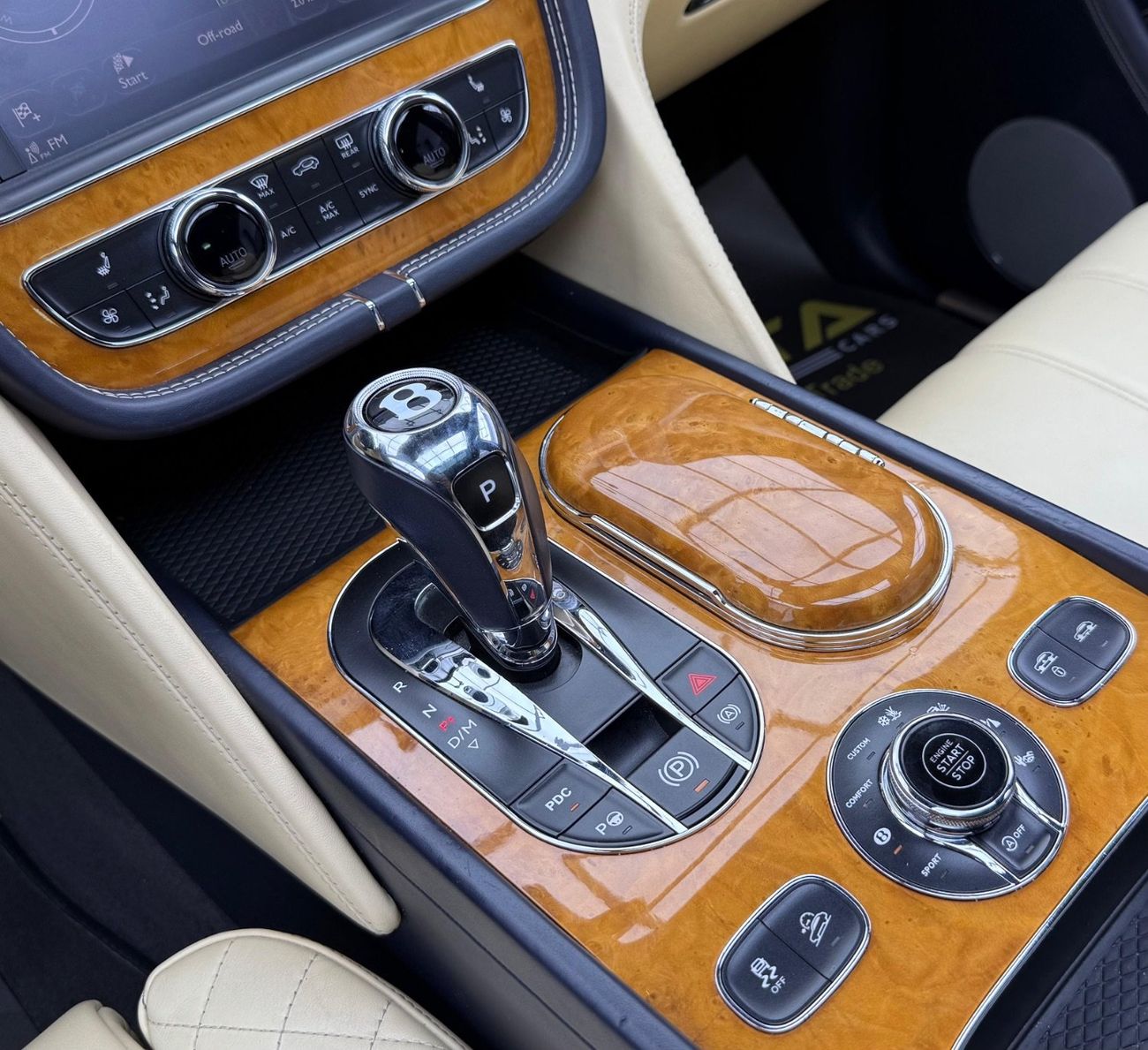 Bentley Bentayga 2017 Bentley Bentayga W12, Full Service History, High Option, GCC