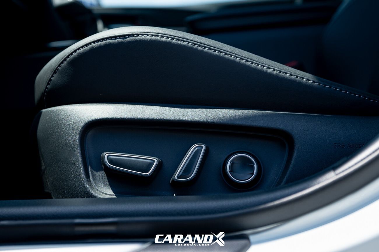 تويوتا كامري Hybrid 2.0HGVP Luxury Edition 2025