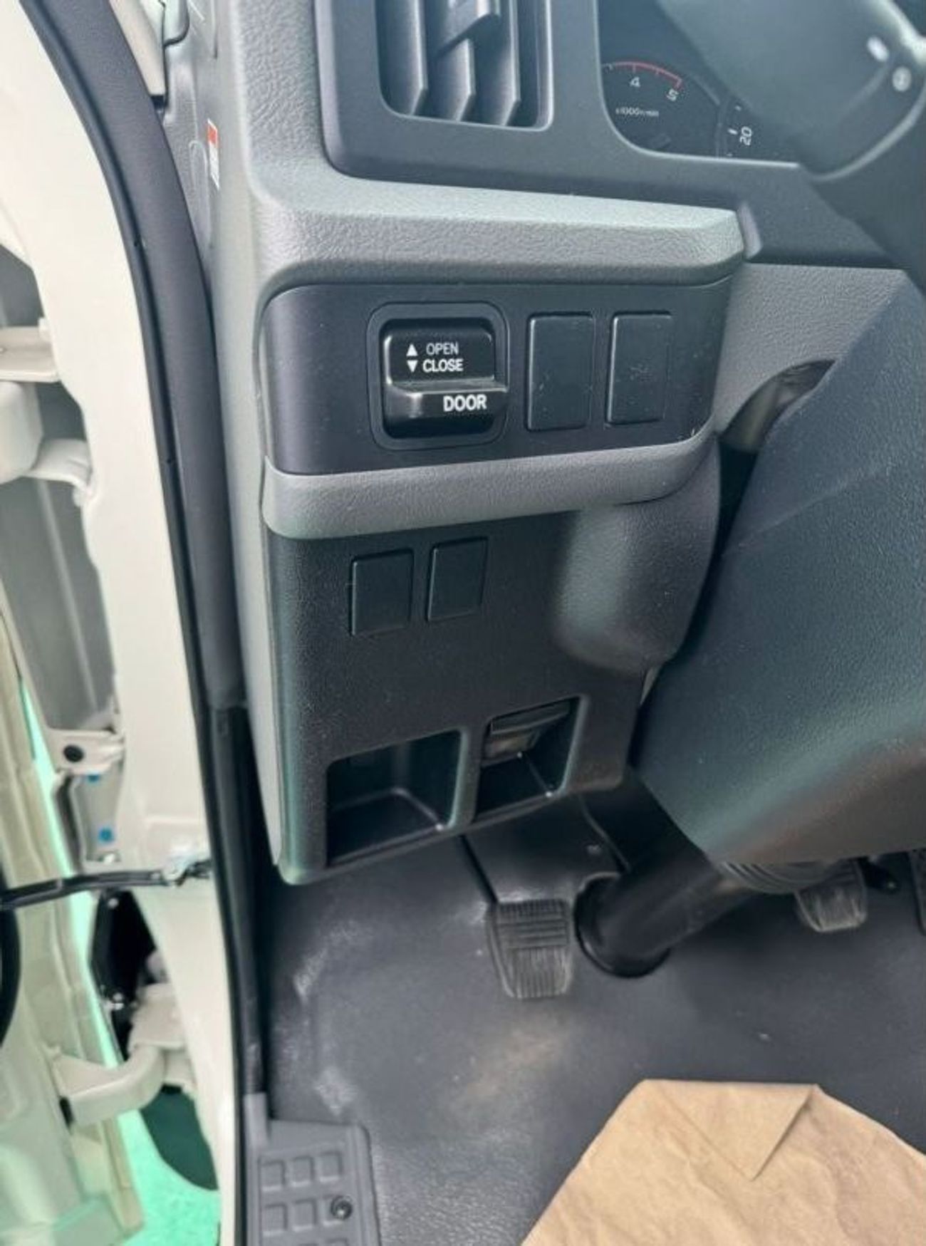 Toyota Coaster 2.7L (23-Seater)