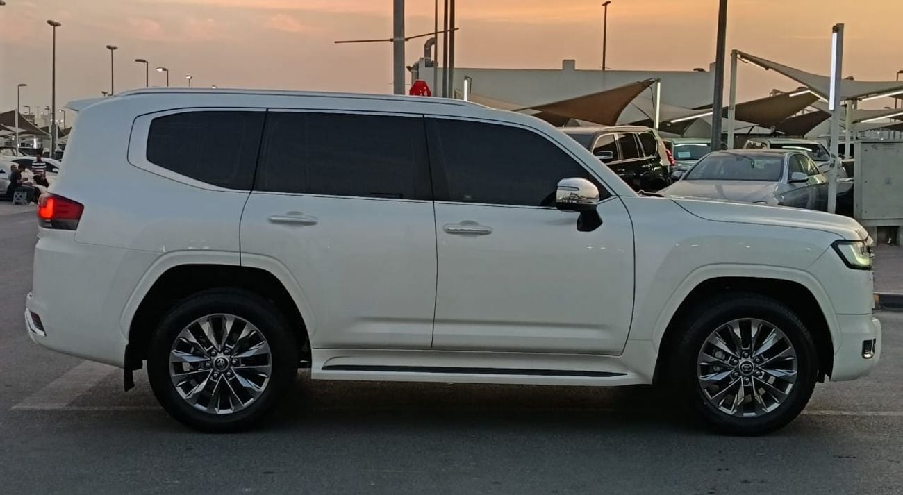 تويوتا لاند كروزر VXR 4.0L LHD-4WD-PETROL-6 CYLINDER-AUTOMATIC-7 SEATS-5 DOORS