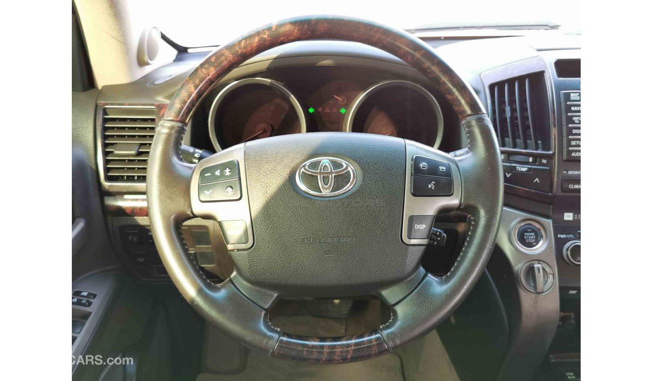 Toyota Land Cruiser 4.6L PETROL, 20" ALLOY RIMS, HILL CLIMB CONTROL, DIFFERENTIAL LOCK (LOT # 792)