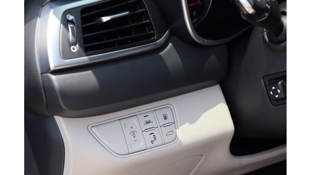 Genesis G70 Premium Genesis G70 Platinum / 2.0T / 2019 / USA / 59,000Mi