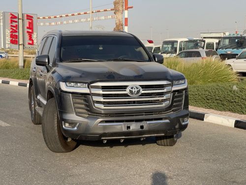 Toyota Land Cruiser Toyota landcuriser GXR V6 2009 facelifted 2023 interior and exterior full Option TOp the Range left 