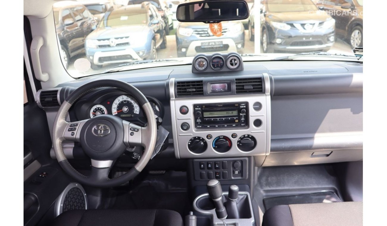 تويوتا إف جي كروزر VXR VXR Toyota FJ Cruiser VX.R | 2014 | GCC |