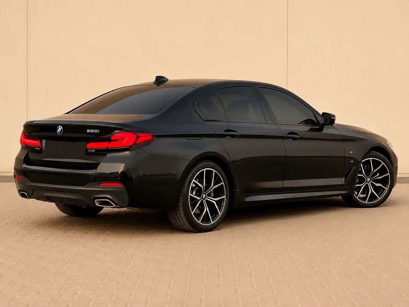 بي أم دبليو 530i M SPORT