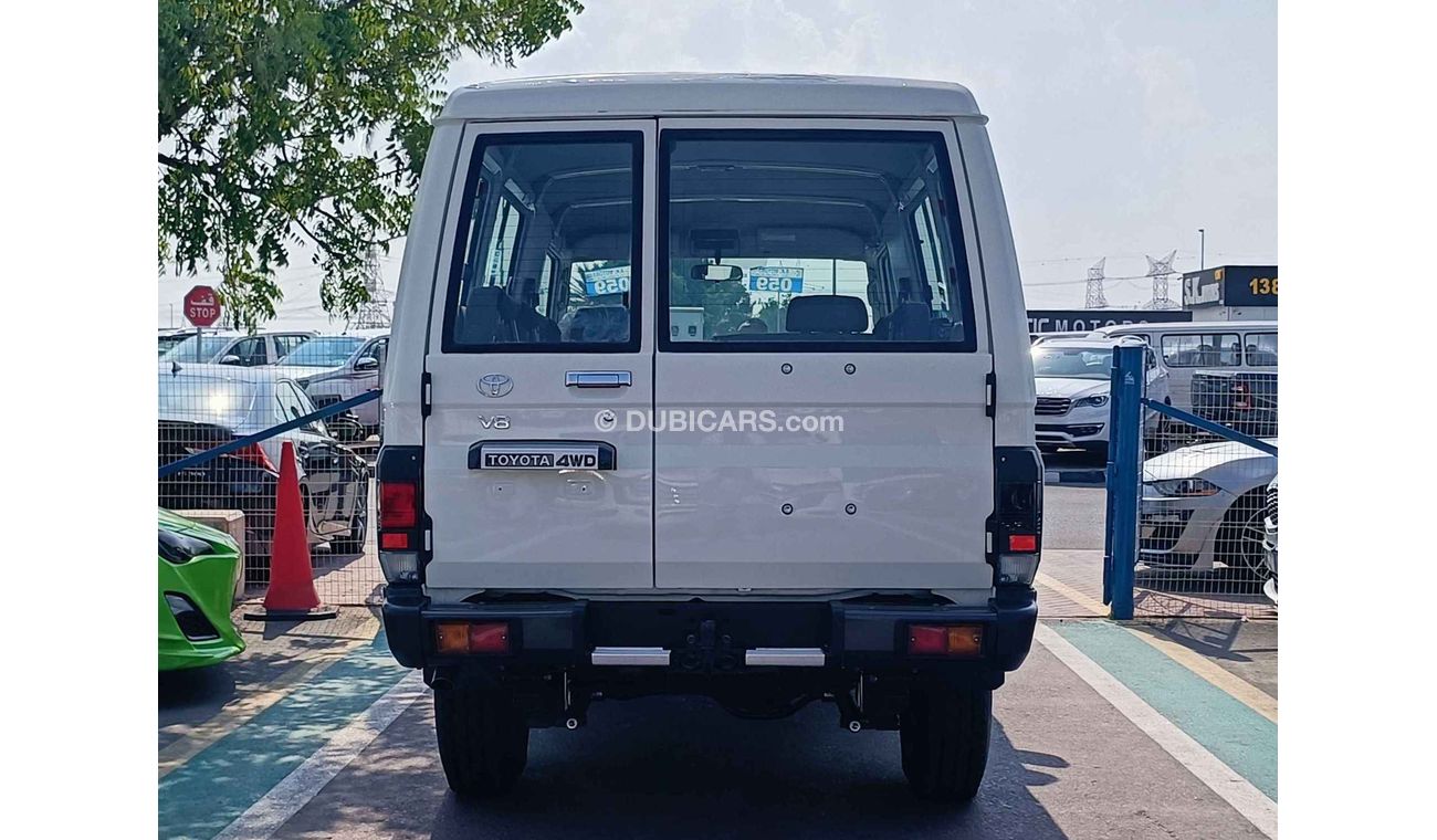 Toyota Land Cruiser 70 LC78 / V8 / 4.5L DIESEL / 9 STR /  SNORKEL / FRONT BUMPER NEW DESIGN PAINTED / 4WD (CODE # 5619)