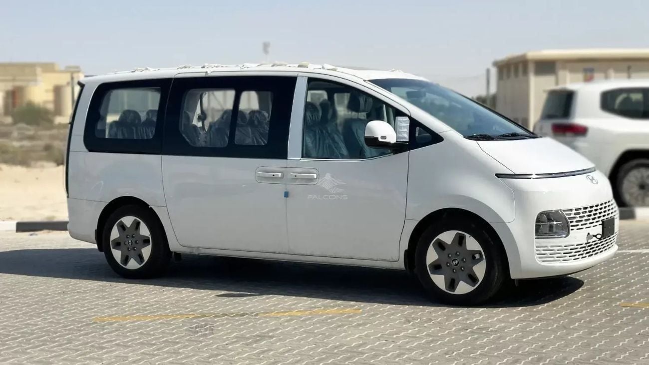 Hyundai Staria COMFORT Hyundai Staria 3.5L 11 STR Premier AT 2026 • Petrol • Automatic