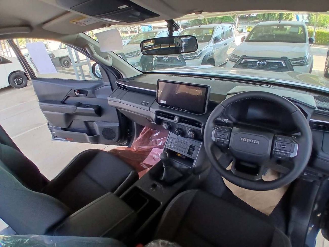 تويوتا هيلوكس 2026 TOYOTA HILUX DCAB TRAVO 4TREX 2.8L DIESEL BRAND NEW 0KM