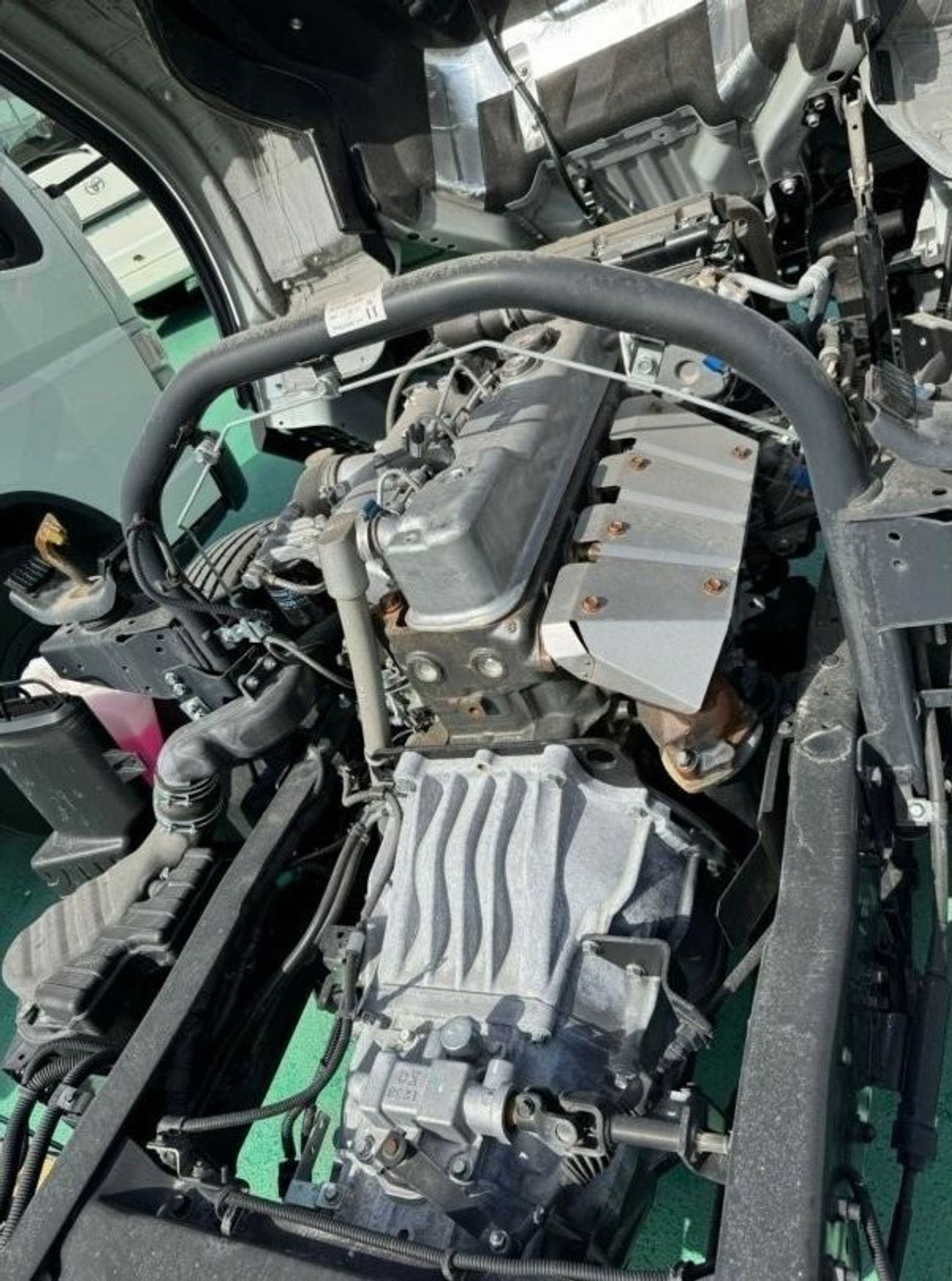 ميتسوبيشي فوسو كانتير 2.7L DIESEL 4X2 M/T 2.5 TON SHORT 2023