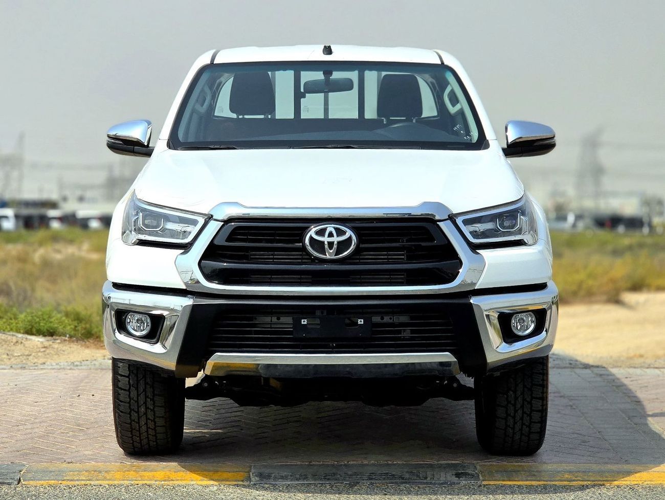 Toyota Hilux TOYOTA HILUX DIESEL 2.4 DOUBLE CABIN - M/T - HIGH OPTIONS - PUSH START - 2025 - WHITE INSIDE RED - N