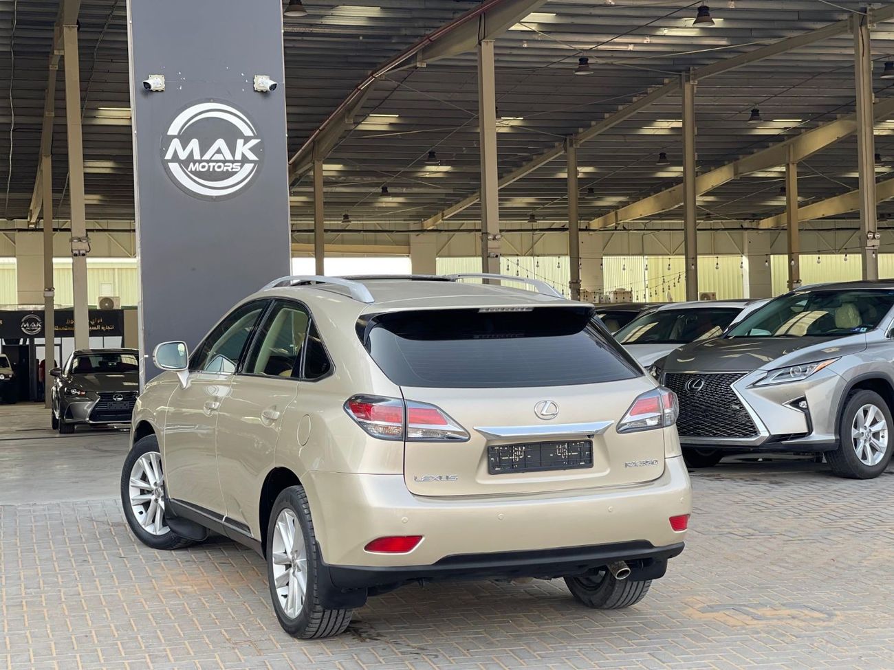 Lexus RX350 F-Sport 3.5L (275 HP) RX 350 / 4x4/GCC / F-SPORT KIT /IN EXCELLENT CONDITION