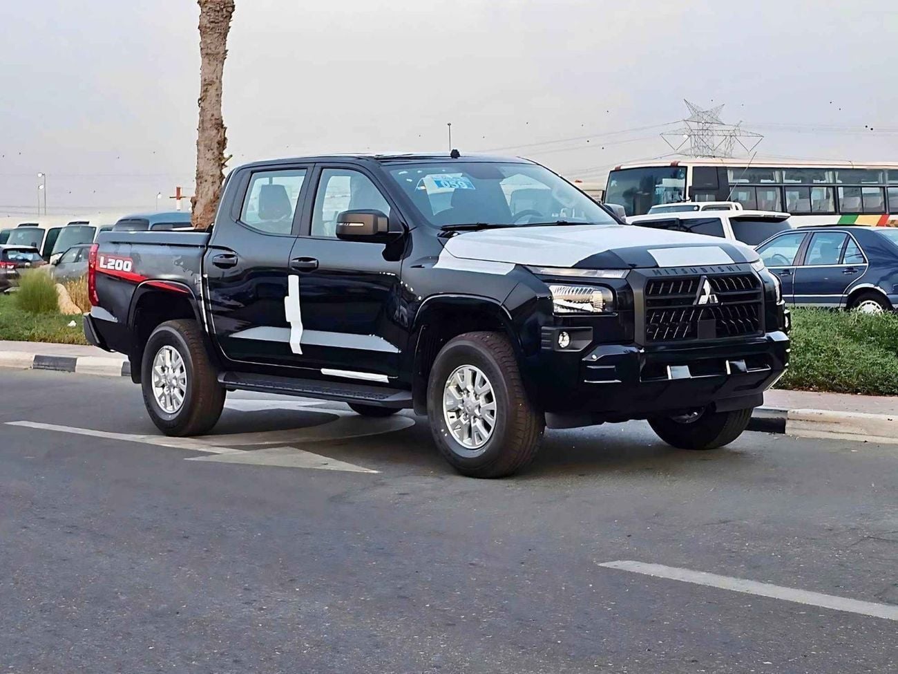 Mitsubishi L200 GLX 2.4L PETROL / MT / HIGH OPTION / CODE#  L2DDMB